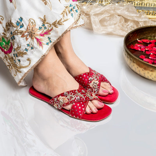 Akaya Slides (Red) Jooti Shooti