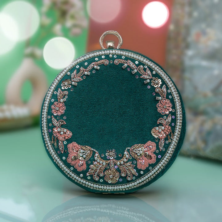 Akaya Green Clutch Jooti Shooti