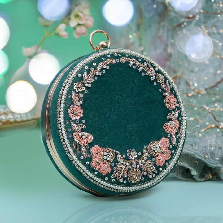 Akaya Green Clutch Jooti Shooti