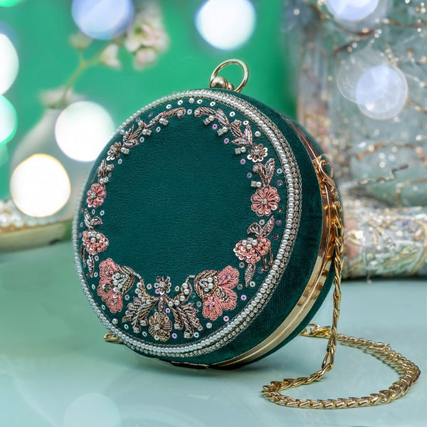 Akaya Green Clutch Jooti Shooti