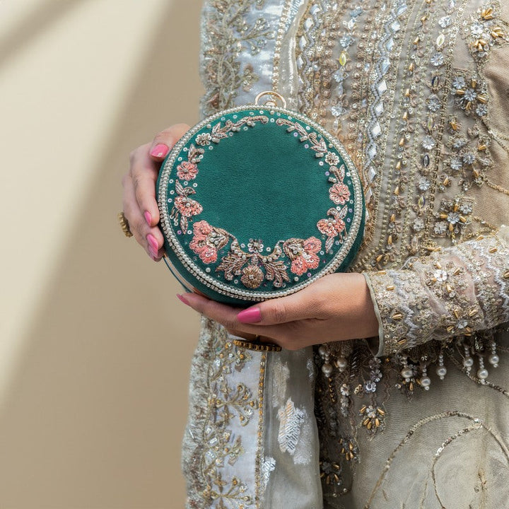 Akaya Green Clutch Jooti Shooti