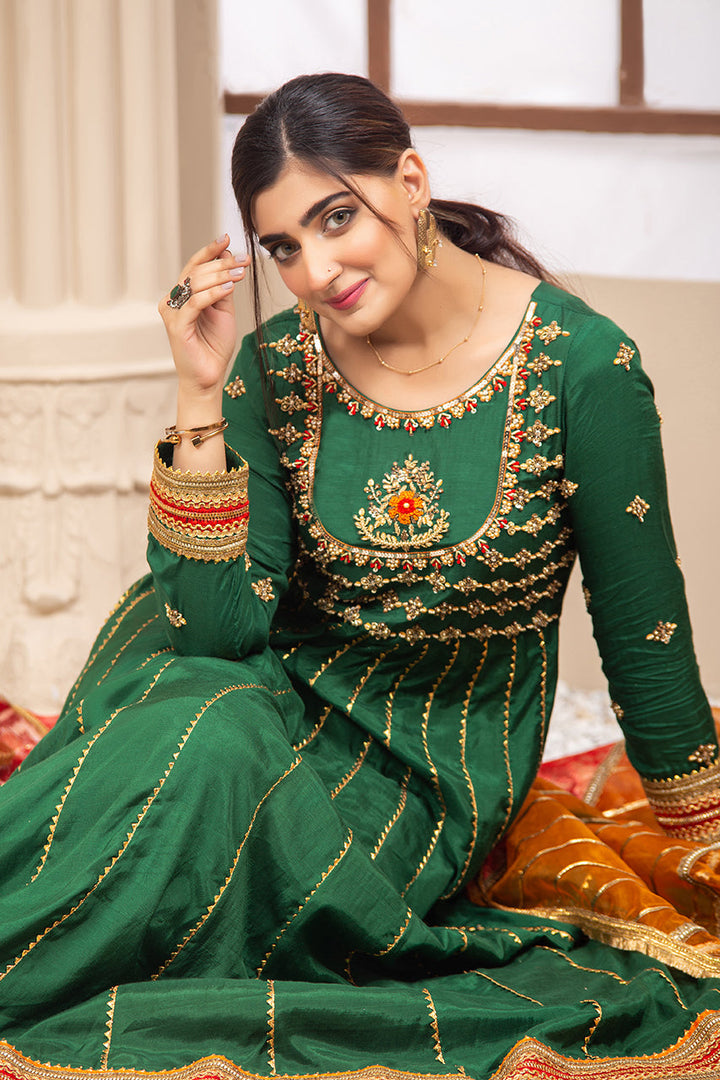 Spectacular Green Zainab Hassan