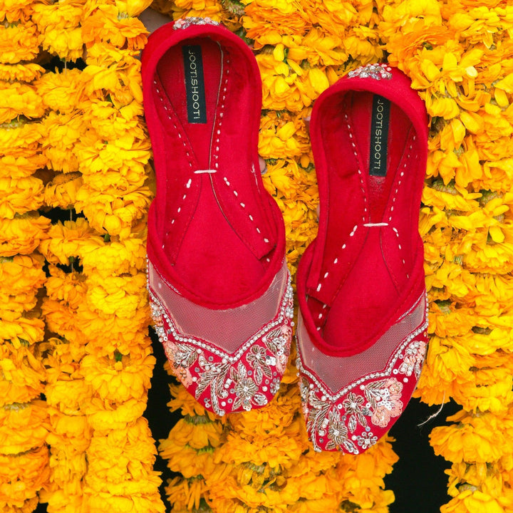 Akaya Khussa (Red) - Jooti Shooti