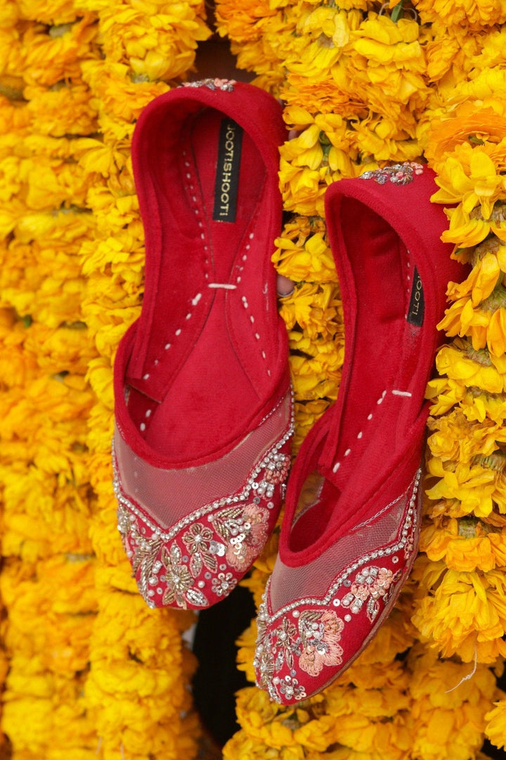 Akaya Khussa (Red) - Jooti Shooti