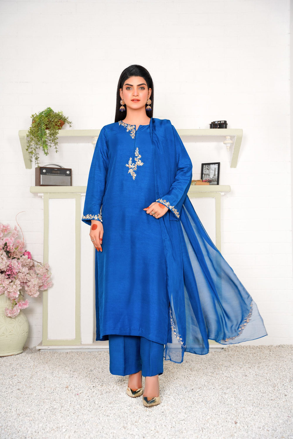 Janet Blue Hadia Batool