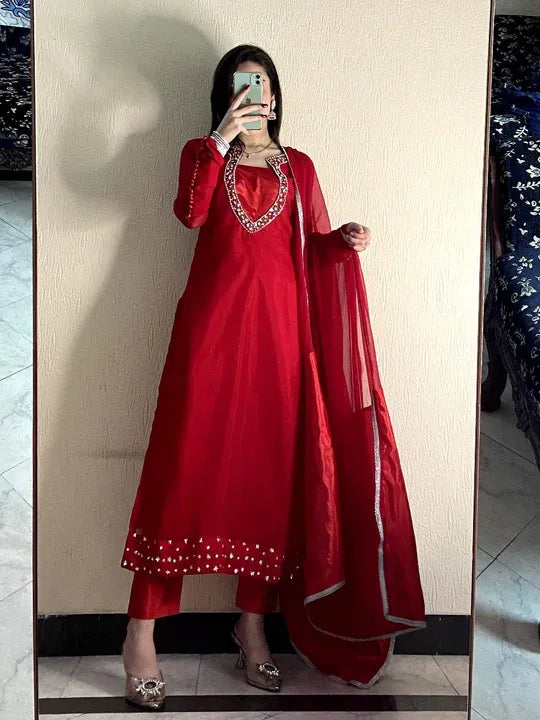 LAAL ISHQ